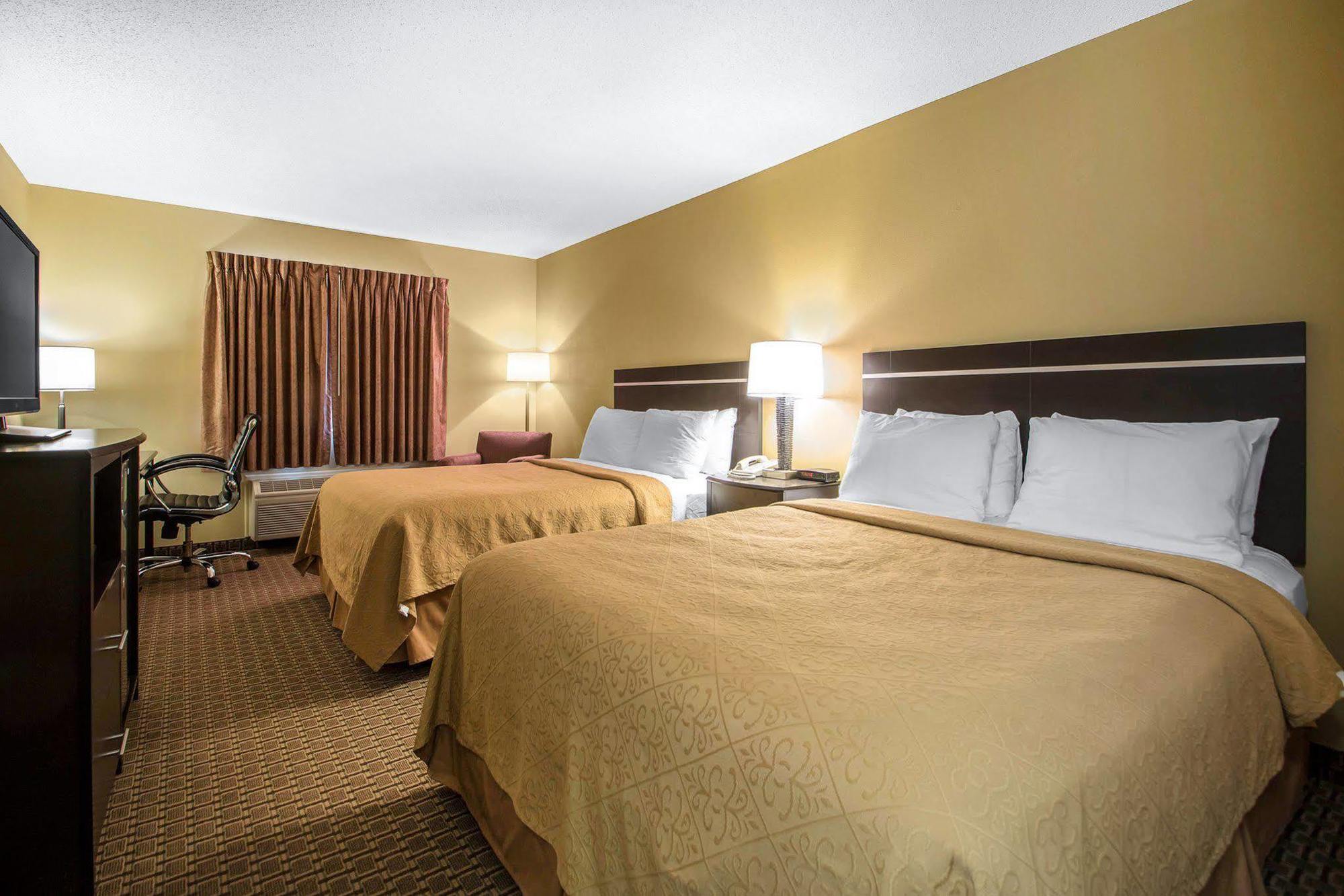 Quality Inn & Suites Sun Prairie Madison East Exterior photo